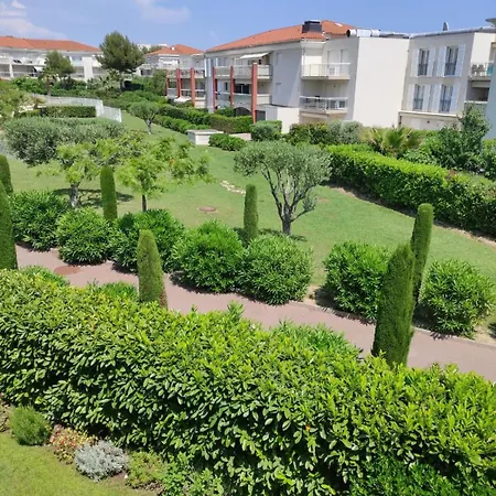 Appartement With Pool, Parking, Close To The *