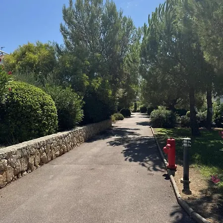 With Pool, Parking, Close To The Appartement Antibes